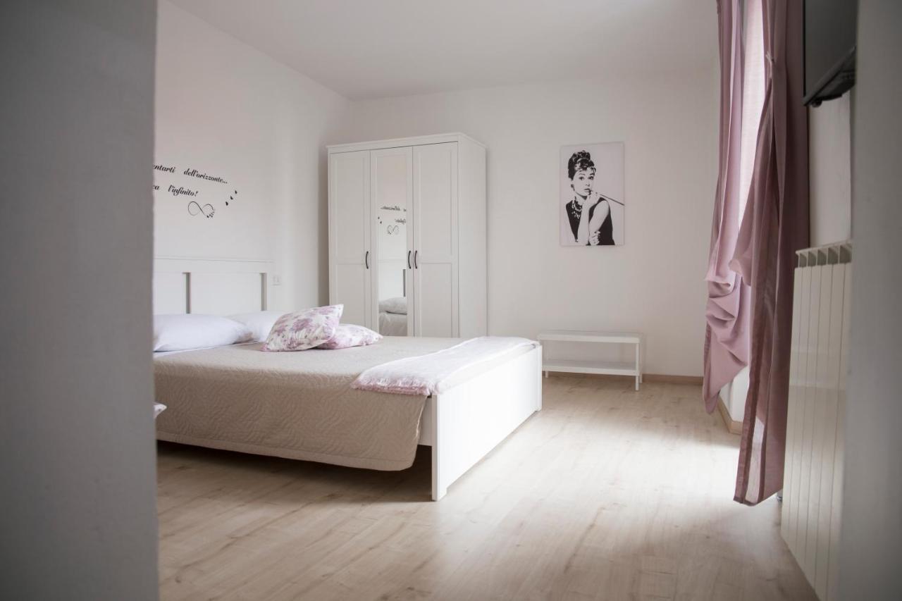 Il Nido Di Tiffany Apartment Massino Visconti Bagian luar foto